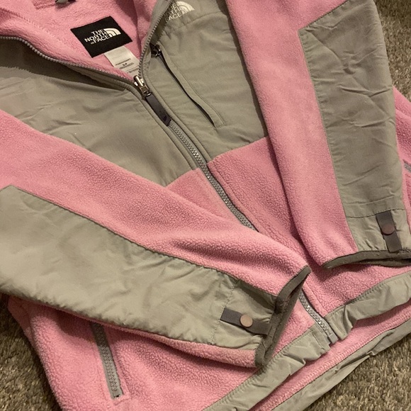 North face pink and grey jacket! - Picture 3 of 4